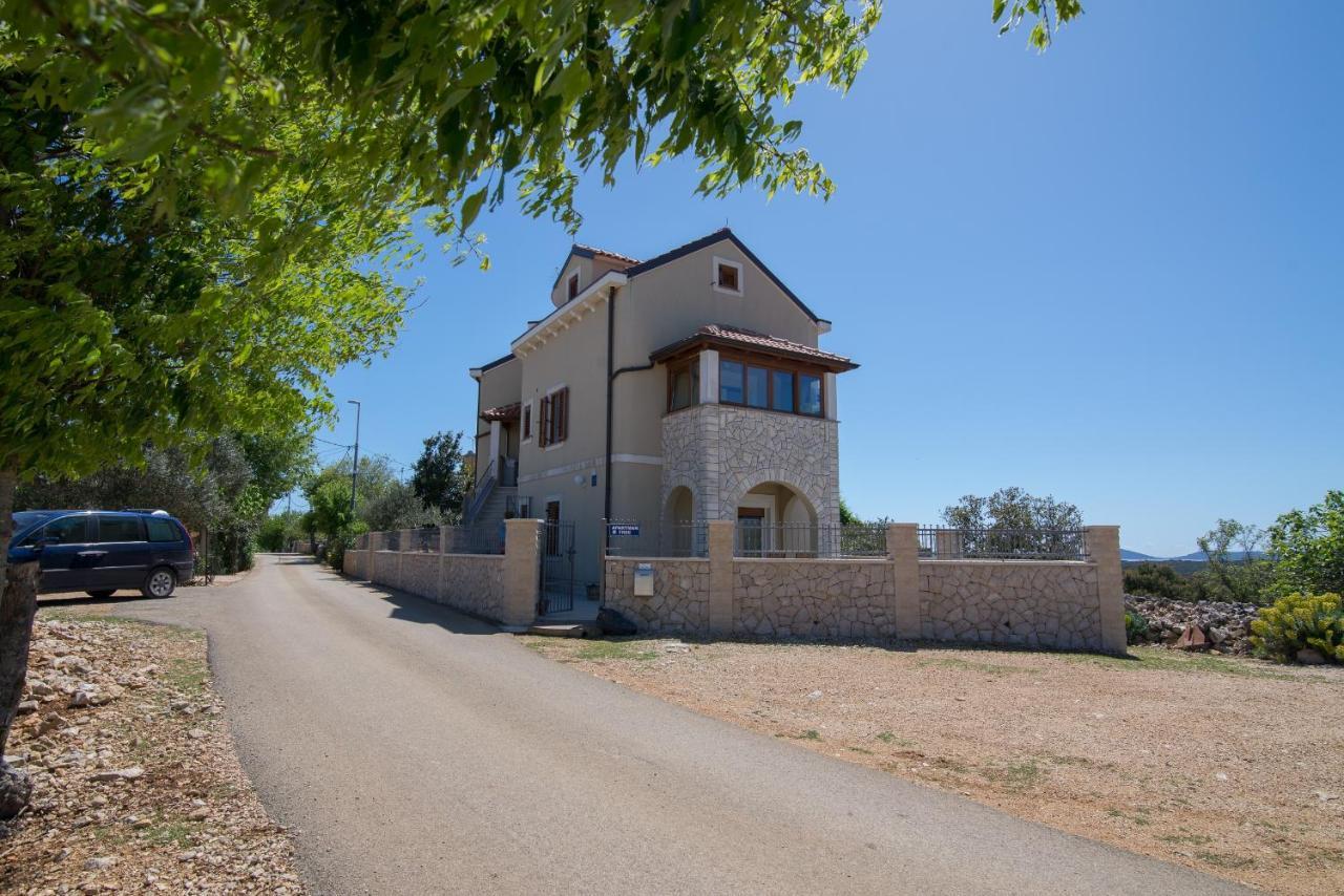 Apartments With A Parking Space Punta Kriza, Cres - 8082 Exterior photo